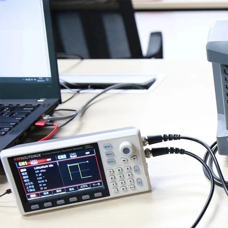 เครื่องกำเนิดสัญญาณฟังก์ชัน UT - Dual Channel Arbitrary Waveform Function Generator 60Mhz บทวิจารณ์และราคา